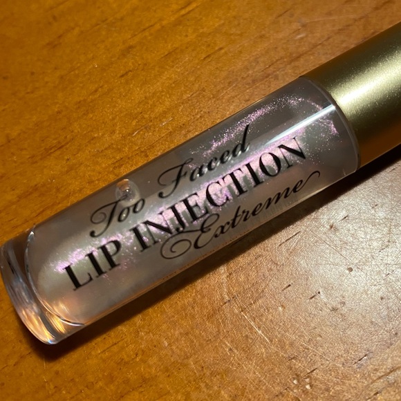 Too Faced Lip Injection Extreme Lipgloss - Picture 3 of 12